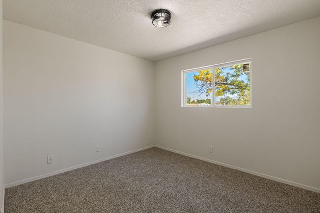 5608 DRAKE Avenue NW, Albuquerque, NM 87114