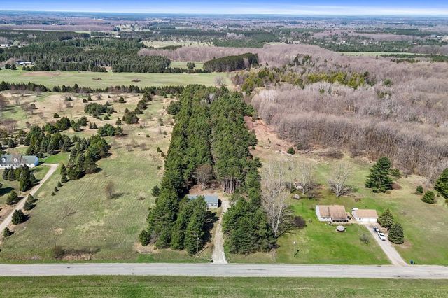 714 Se Saunders Road, Kalkaska Twp, MI 49646