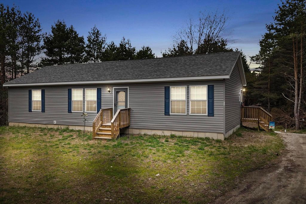 714 Se Saunders Road, Kalkaska Twp, MI 49646