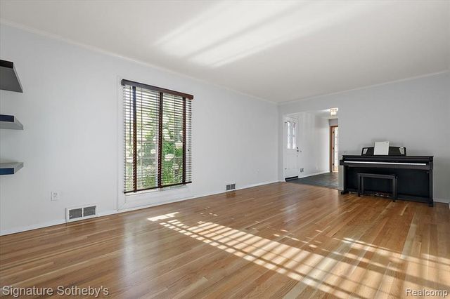 22601 Highbank Drive, Beverly Hills, MI 48025