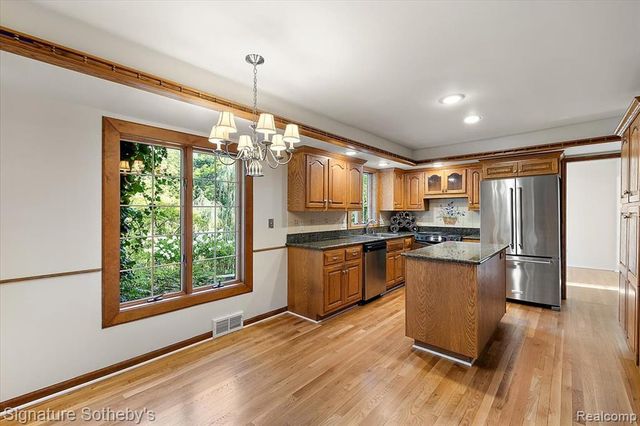 22601 Highbank Drive, Beverly Hills, MI 48025