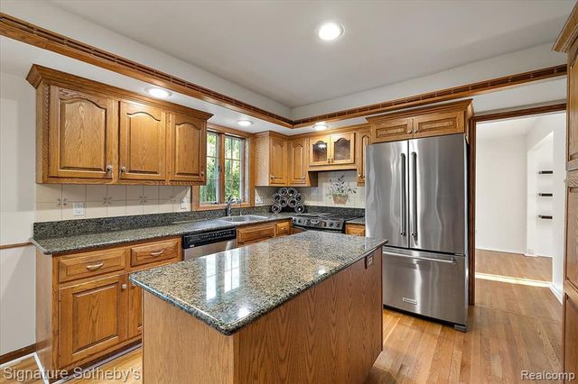 22601 Highbank Drive, Beverly Hills, MI 48025