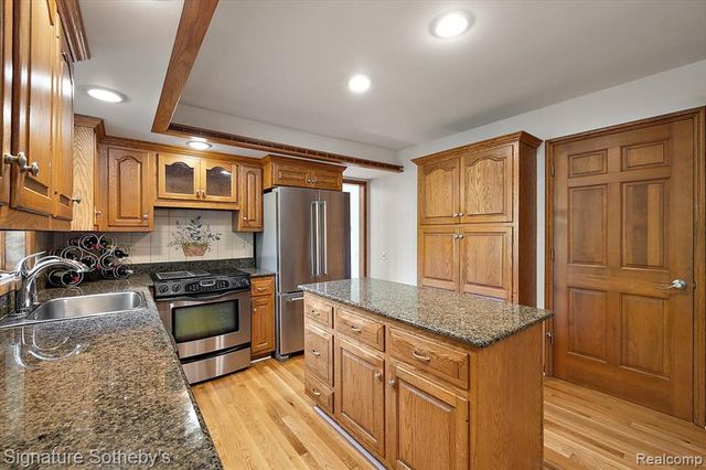 22601 Highbank Drive, Beverly Hills, MI 48025