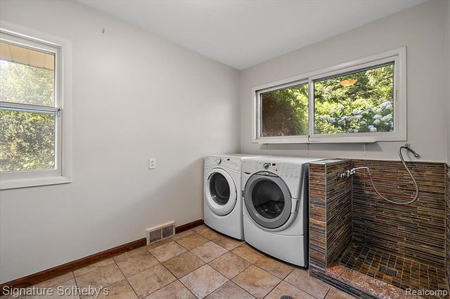 22601 Highbank Drive, Beverly Hills, MI 48025