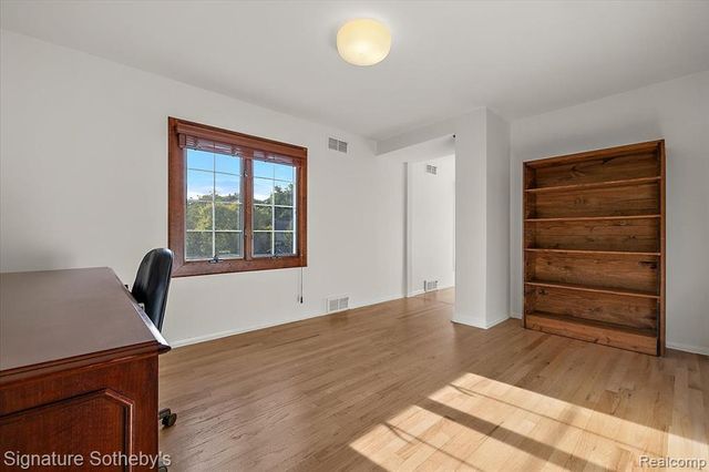 22601 Highbank Drive, Beverly Hills, MI 48025