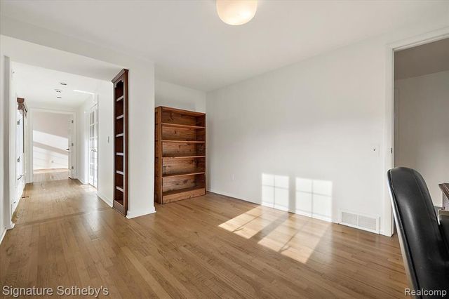 22601 Highbank Drive, Beverly Hills, MI 48025