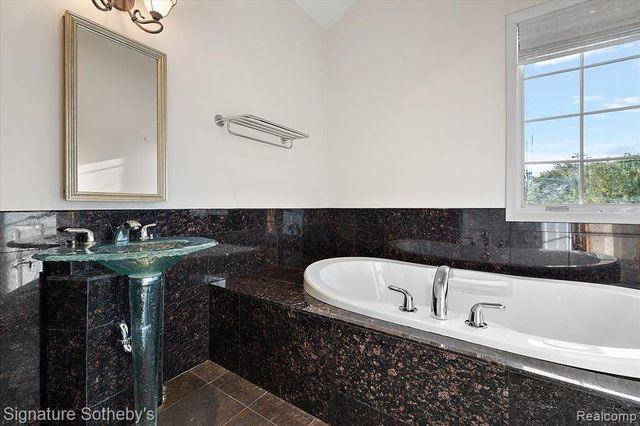 22601 Highbank Drive, Beverly Hills, MI 48025