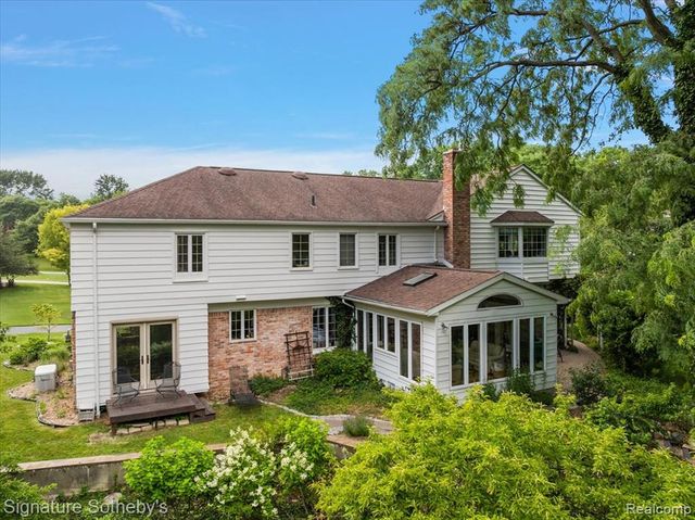 22601 Highbank Drive, Beverly Hills, MI 48025