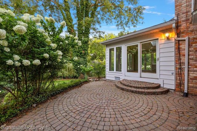 22601 Highbank Drive, Beverly Hills, MI 48025