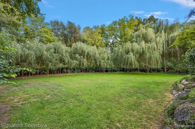 22601 Highbank Drive, Beverly Hills, MI 48025