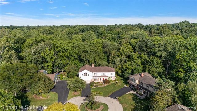 22601 Highbank Drive, Beverly Hills, MI 48025