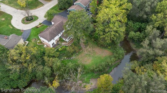 22601 Highbank Drive, Beverly Hills, MI 48025