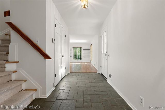 22601 Highbank Drive, Beverly Hills, MI 48025