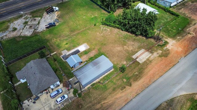 1301 N San Jacinto Avenue, Cleveland, TX 77327