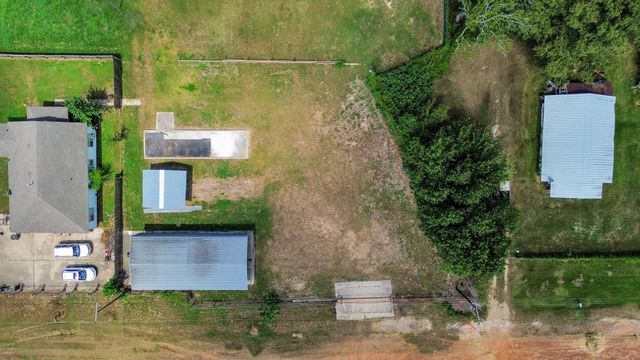 1301 N San Jacinto Avenue, Cleveland, TX 77327
