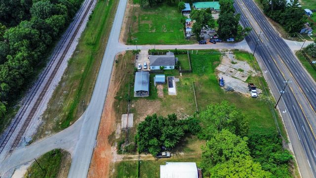 1301 N San Jacinto Avenue, Cleveland, TX 77327