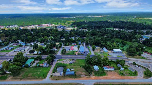 1301 N San Jacinto Avenue, Cleveland, TX 77327