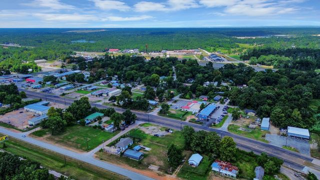 1301 N San Jacinto Avenue, Cleveland, TX 77327