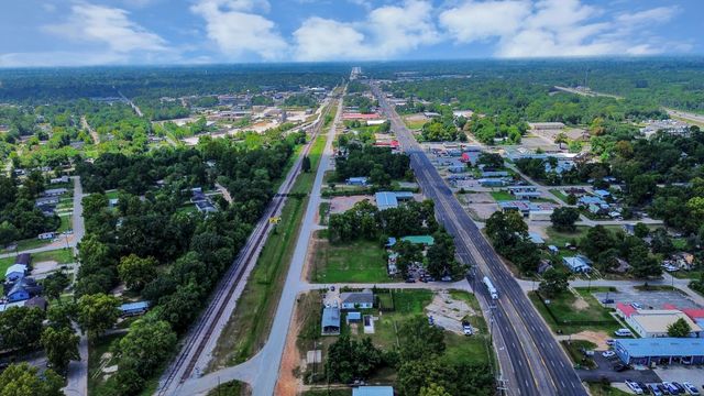 1301 N San Jacinto Avenue, Cleveland, TX 77327