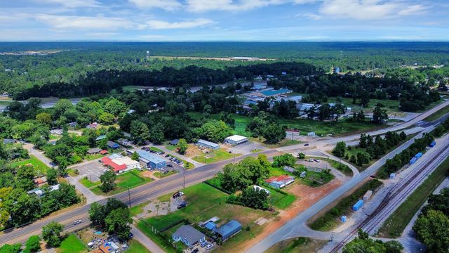 1301 N San Jacinto Avenue, Cleveland, TX 77327