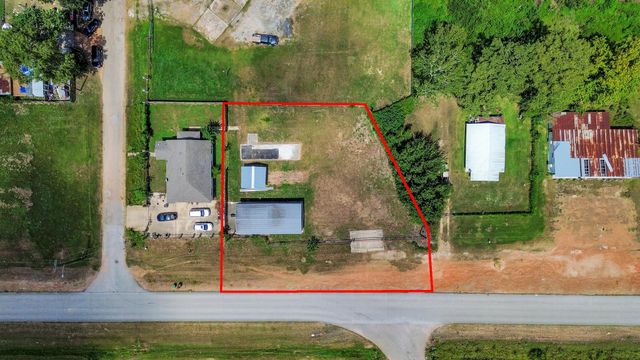 1301 N San Jacinto Avenue, Cleveland, TX 77327