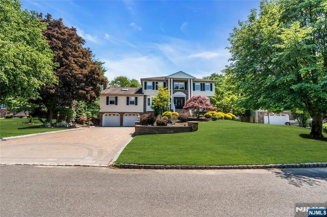 24 Fox Hollow Road, Ramsey, NJ 07446
