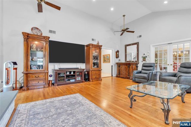 24 Fox Hollow Road, Ramsey, NJ 07446