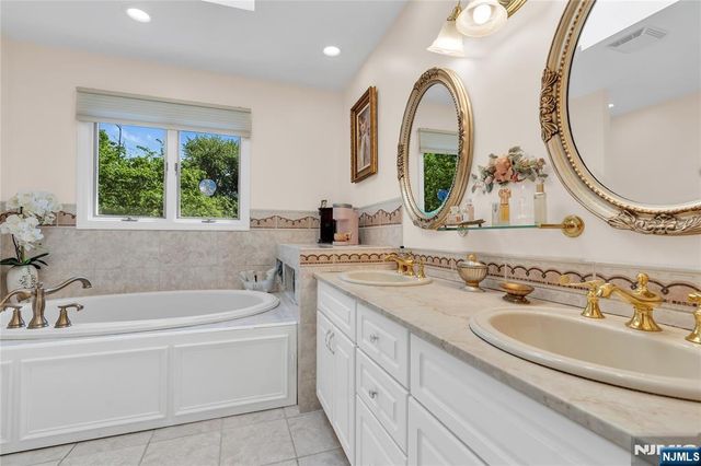 24 Fox Hollow Road, Ramsey, NJ 07446