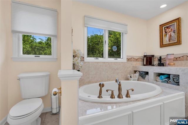 24 Fox Hollow Road, Ramsey, NJ 07446