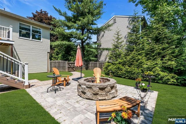 24 Fox Hollow Road, Ramsey, NJ 07446