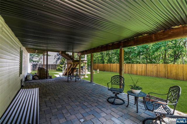 24 Fox Hollow Road, Ramsey, NJ 07446