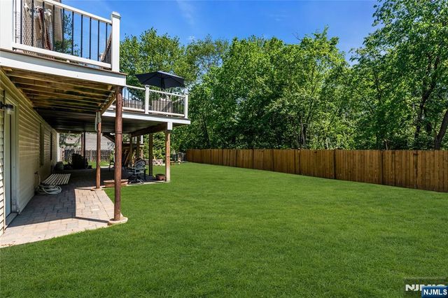 24 Fox Hollow Road, Ramsey, NJ 07446
