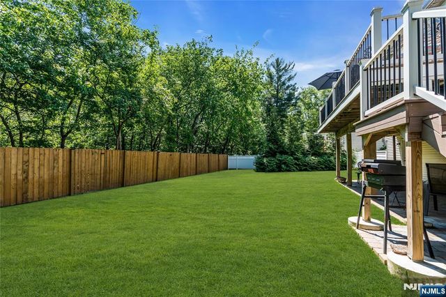 24 Fox Hollow Road, Ramsey, NJ 07446