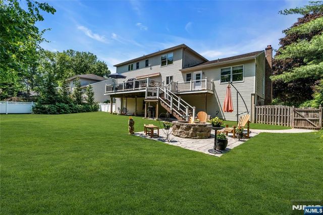 24 Fox Hollow Road, Ramsey, NJ 07446