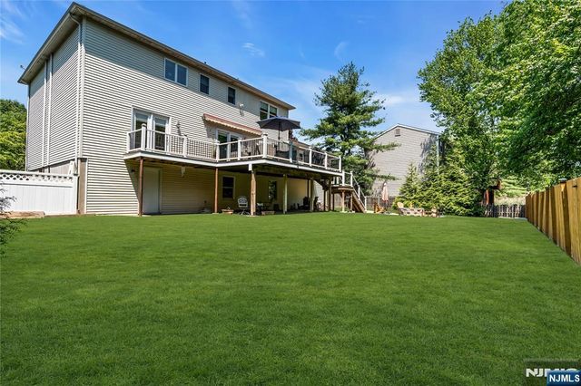 24 Fox Hollow Road, Ramsey, NJ 07446