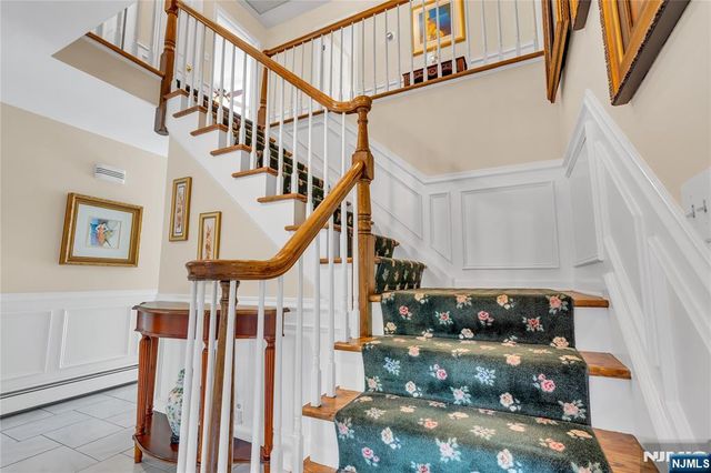 24 Fox Hollow Road, Ramsey, NJ 07446