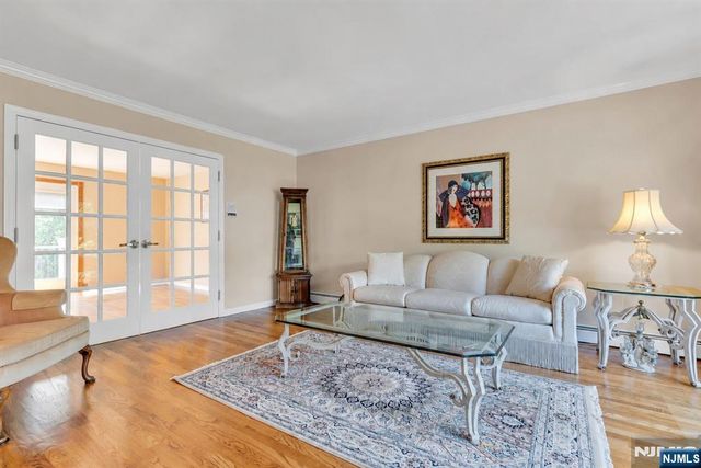 24 Fox Hollow Road, Ramsey, NJ 07446