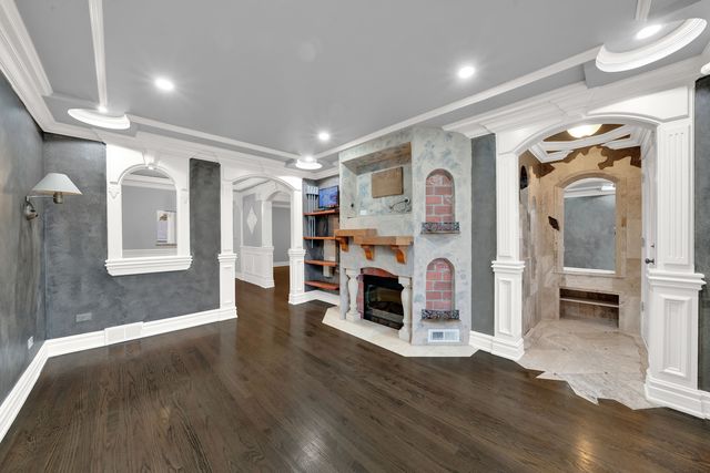 5446 S Oak Park Avenue, Chicago, IL 60638