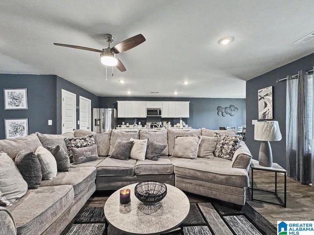 282 AMBER AVENUE, Calera, AL 35040