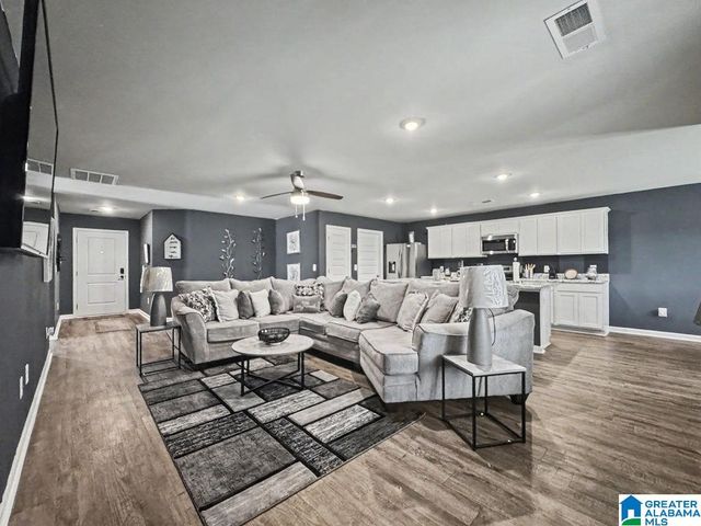 282 AMBER AVENUE, Calera, AL 35040