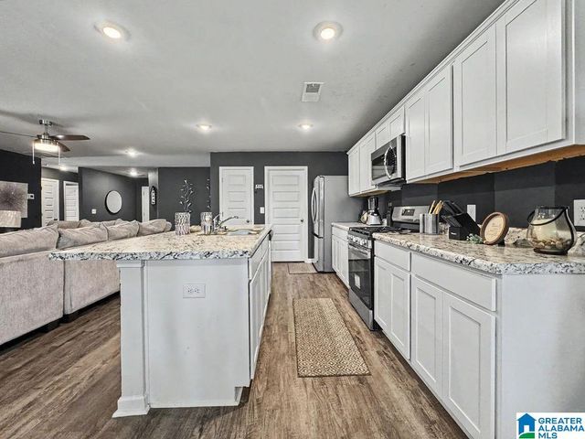 282 AMBER AVENUE, Calera, AL 35040