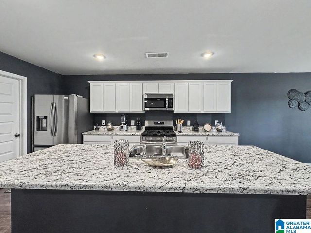 282 AMBER AVENUE, Calera, AL 35040