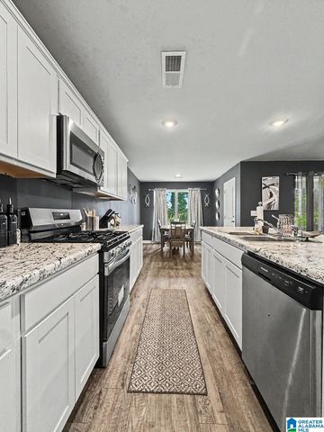 282 AMBER AVENUE, Calera, AL 35040