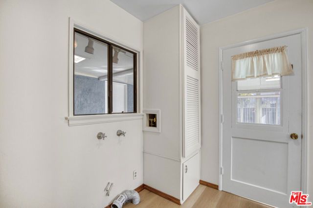 6264 Mosley Avenue, Los Angeles, CA 90056