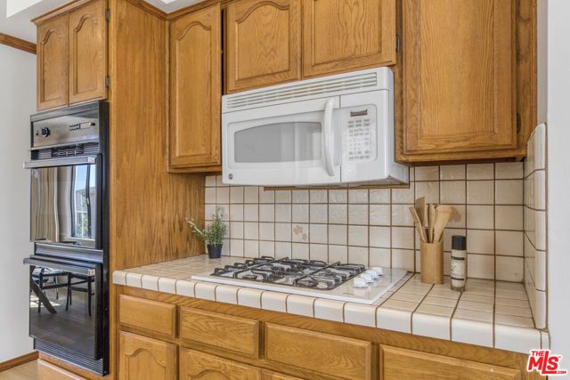 6264 Mosley Avenue, Los Angeles, CA 90056