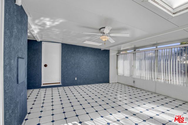 6264 Mosley Avenue, Los Angeles, CA 90056