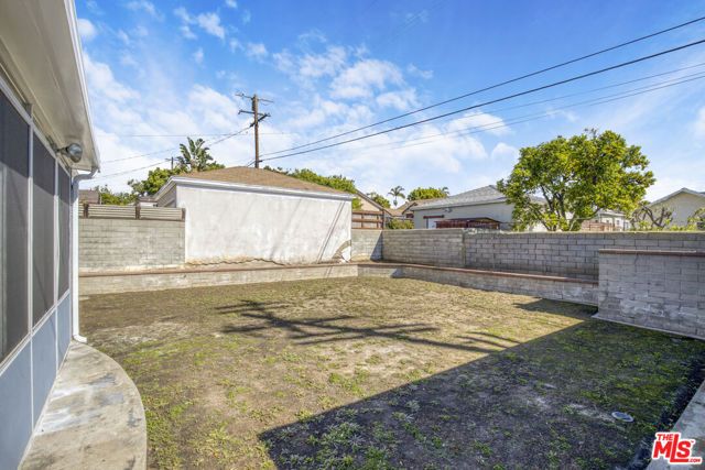 6264 Mosley Avenue, Los Angeles, CA 90056