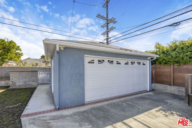 6264 Mosley Avenue, Los Angeles, CA 90056