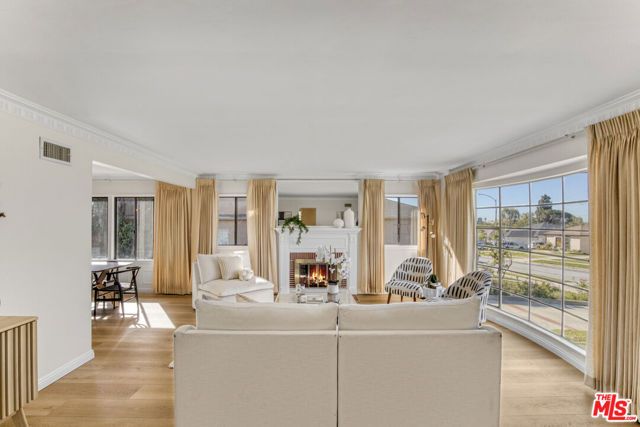 6264 Mosley Avenue, Los Angeles, CA 90056