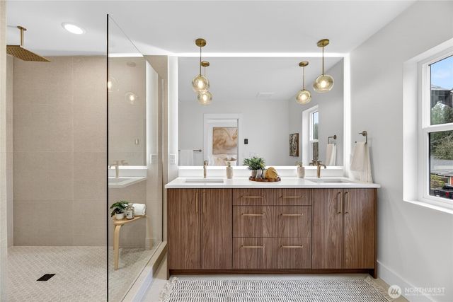 11011 Goodwin Way NE, Seattle, WA 98125